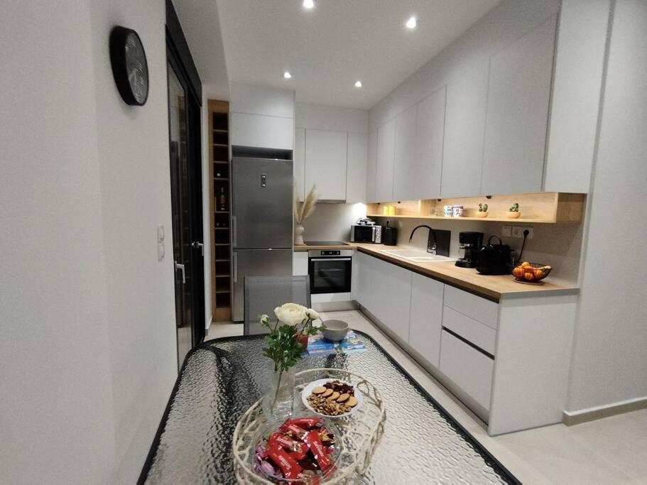 אתונה Floral Home 1 - Ground Floor Apt With Courtyard And Private Parking! מראה חיצוני תמונה