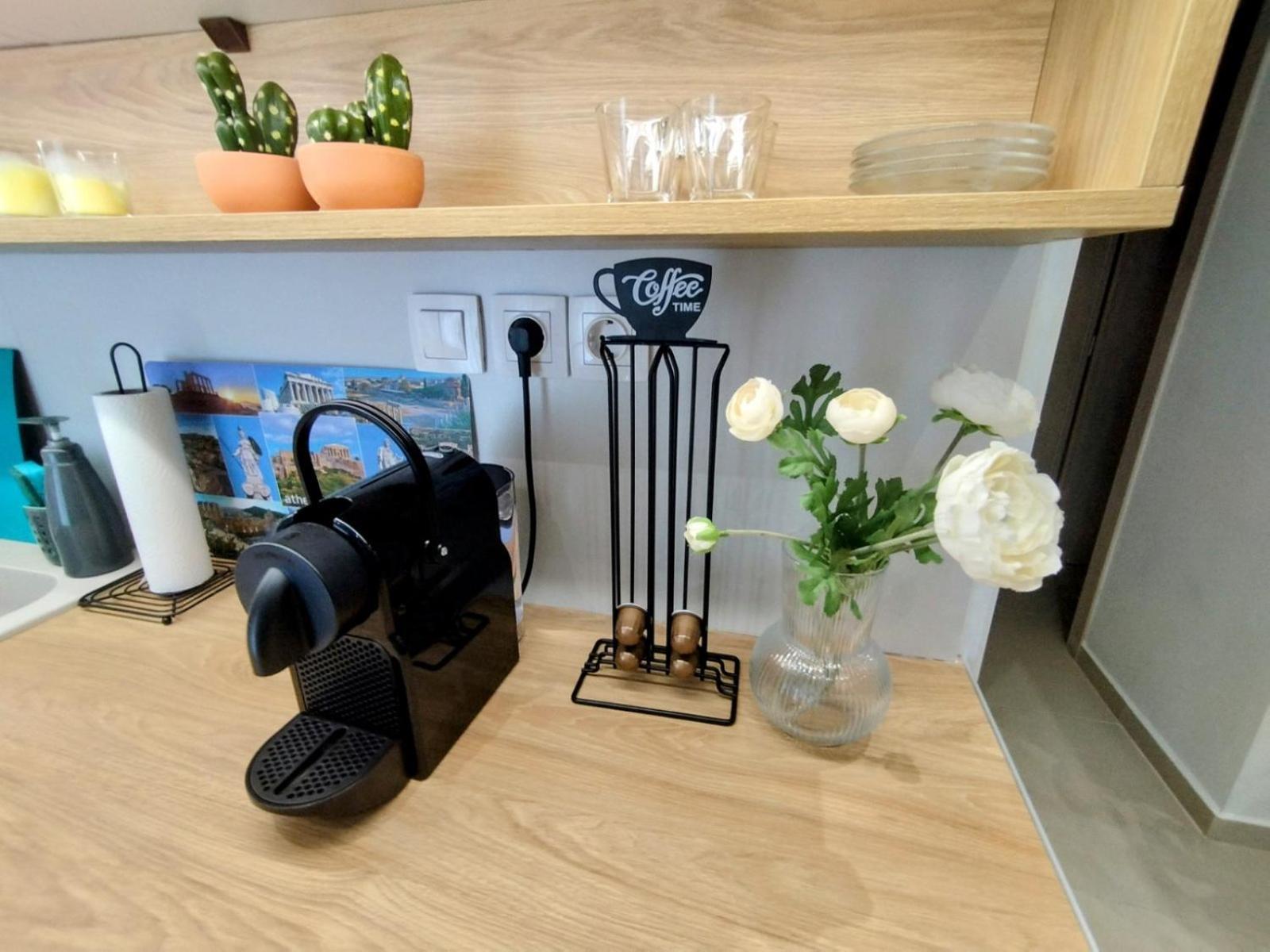 אתונה Floral Home 1 - Ground Floor Apt With Courtyard And Private Parking! מראה חיצוני תמונה