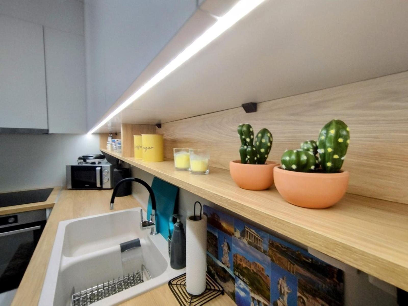 אתונה Floral Home 1 - Ground Floor Apt With Courtyard And Private Parking! מראה חיצוני תמונה