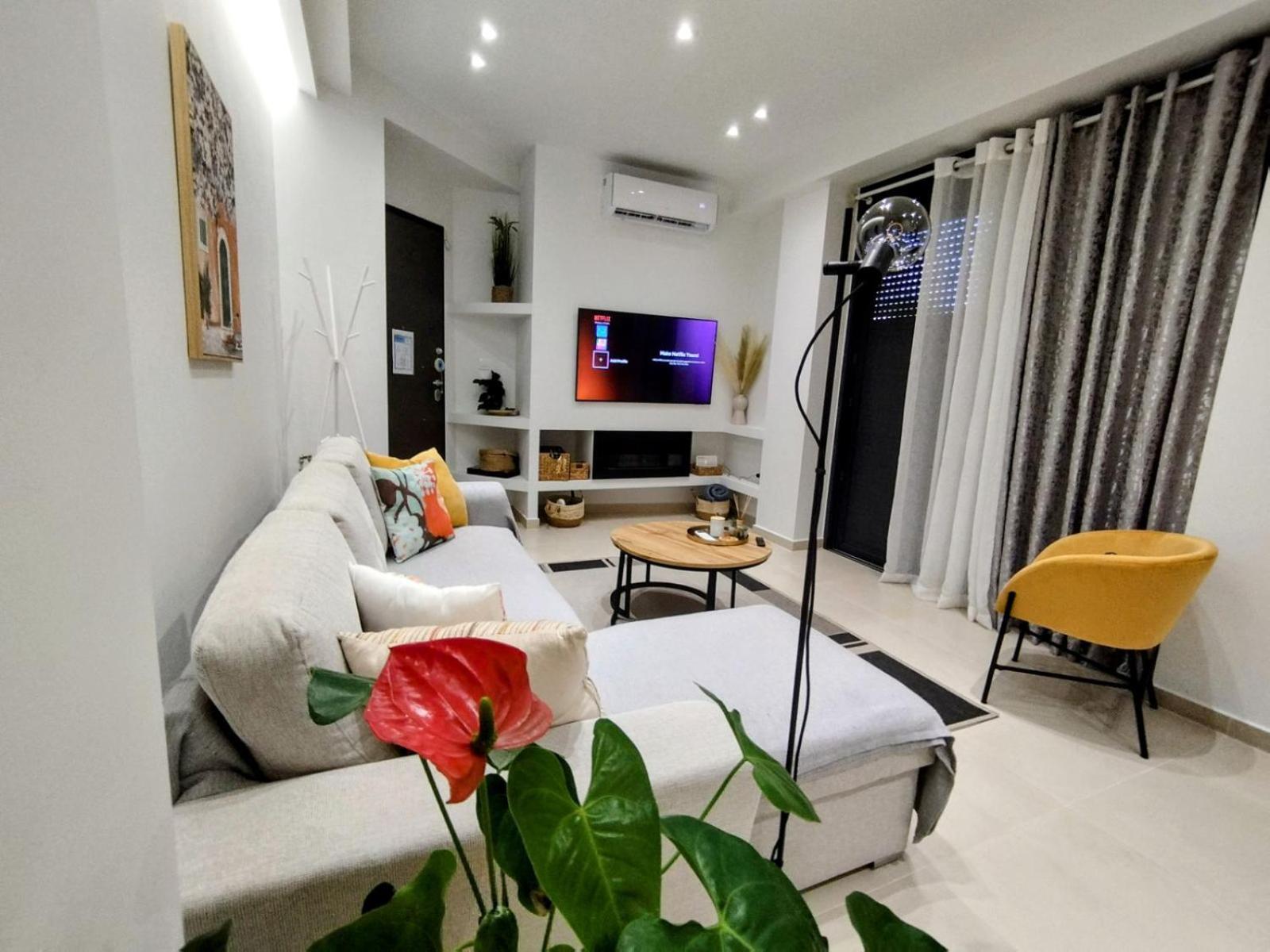 אתונה Floral Home 1 - Ground Floor Apt With Courtyard And Private Parking! מראה חיצוני תמונה